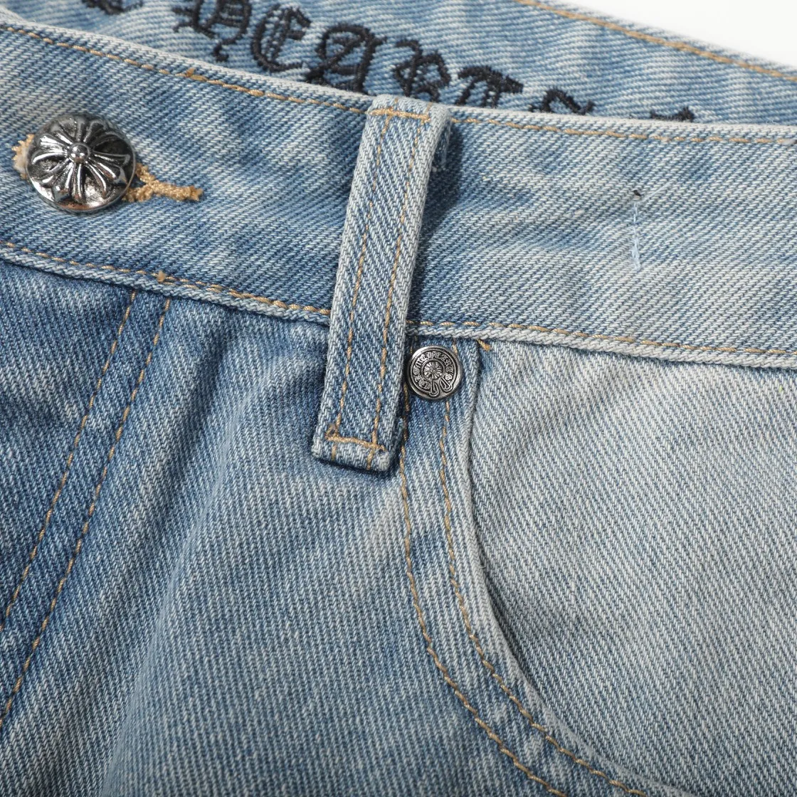 P290 (top replica) Ch rare co-branded top item Chrome hearts new Chrome heart patchwork leather patch cross stitching micro-flare jeans Top-notch configuration, invincible details! ! Cleanfit has become very popular in the past two years, and Kroxin’s consistent style is particularly high-end! ! Imported Japanese woven fabric ready-made clothes, genuine leather Crocodile leather labels and waist cloth leather tags are sewn on. The overall process is very cumbersome. The buttons on the trousers fly, rivets, back pockets, and metal decorative plates are all custom-made from molds. After they are finished, they are distressed to create a very effective effect. It has a vintage taste, and has been used by all kinds of big-name European and American celebrities. Kenijima’s cleanfit style has become popular all over the world. Top-grade hardware, pay attention to my detailed photos, the buttons are all detachable, and they are made of 925 engraved silver! ! Match as you like, suitable for both men and women ✔️✔️ Color: Blue Size: S M L XL